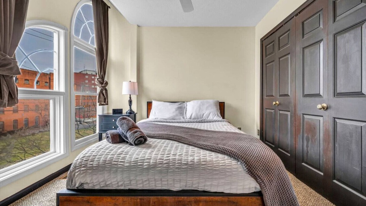 Ohio City House | 3 BR House in Ohio City with Game Room Sleeps 11