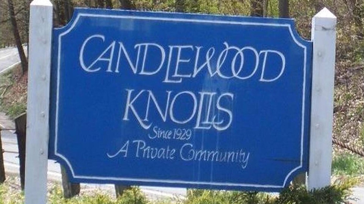 New Fairfield House | 3 BR Lake House in Gated Candlewood Lake Community