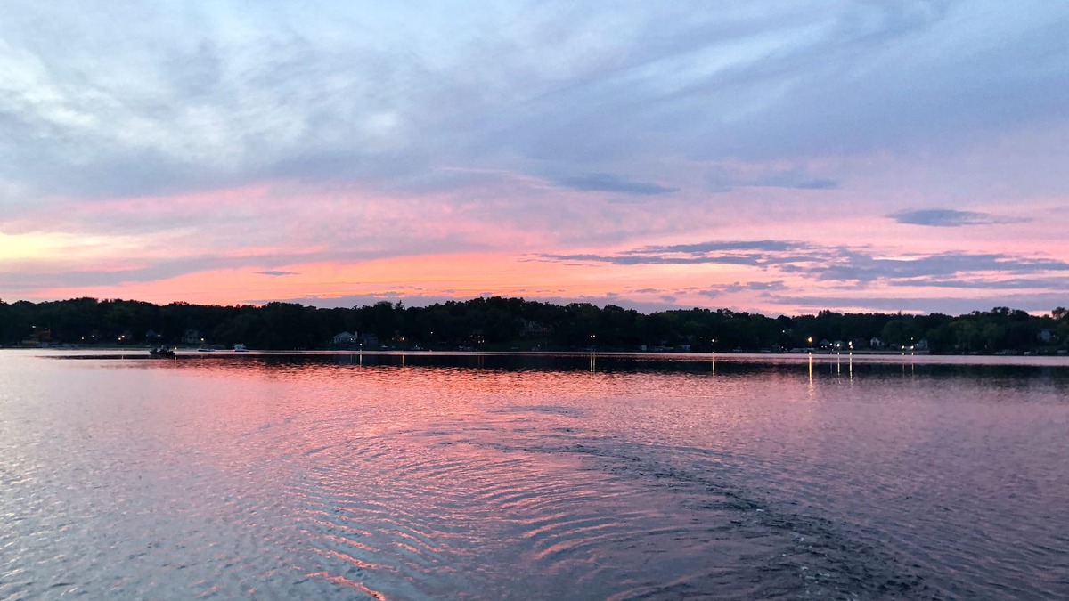 Bohners Lake House | 3 BR Lakeview Getaway - Steps to the Beach - Dogs ok