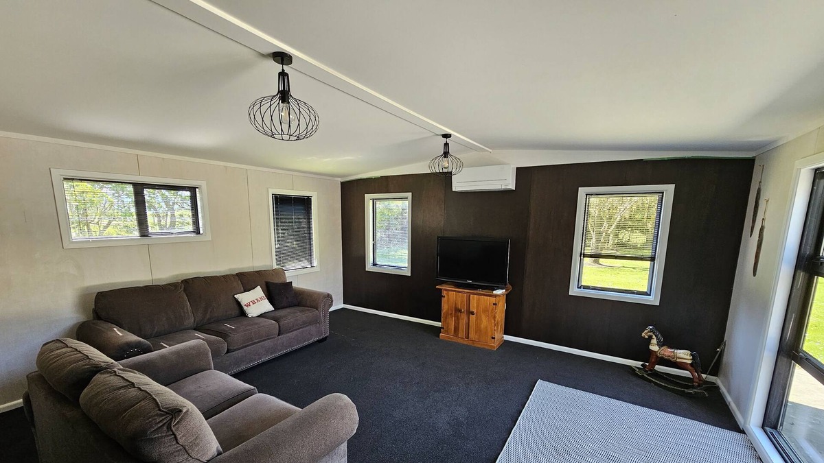 Lake Ferry House | 3 brm bach. Freshly renovated. Peaceful rural setting near The Pinnacles