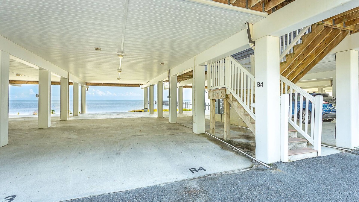 Carrabelle Condo | 3 Buoys and A Gull! 3BR/3.5BA waterfront condo