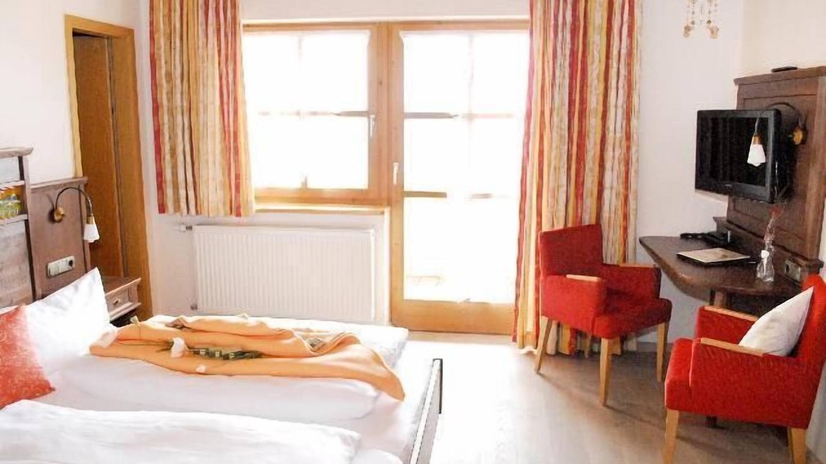 Silberberg Apartment | 3* Doppelzimmer mit Balkon und Blick zum Tal