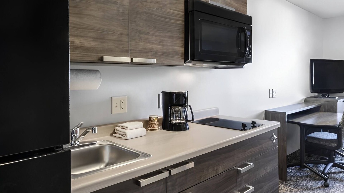 Nampa Hotel | 3 Extended-Stay Studios Near Historic Warhawk Air Museum and Lakeview Water Park