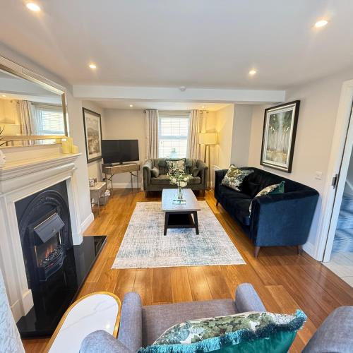 Killarney House | 3 Fair Hill House centrally located with parking and wifi sleeps 6
