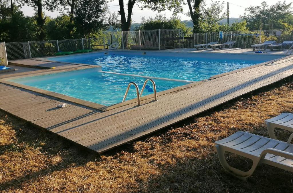 Saint-Aubin-de-Nabirat House | 3-Gîte 4 personnes avec piscine