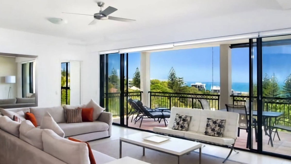 Sunshine Beach Apartment | 3 Hilltop Villas - White Water Views from the Heart of Sunshine
