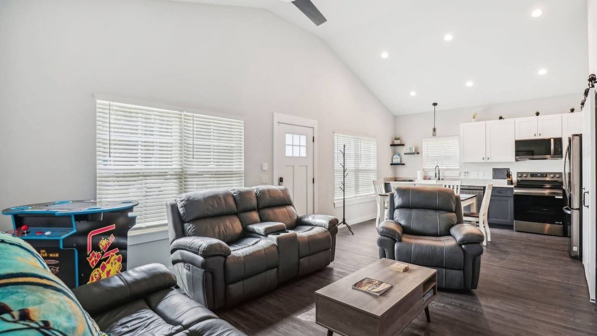 St. Augustine House | 3 Homes IN A ROW! | 30 People | Firepits & Yards