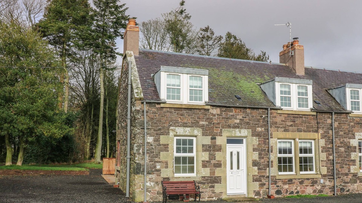 Kelso Cottage | 3 HOSELAW FARM COTTAGES, character holiday cottage in Kelso