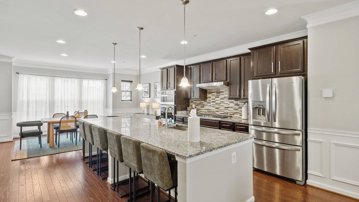 Hanover House | 3-Level Luxury Modern Townhome Minutes From BWI + Casino