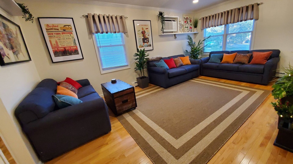 Norwalk House | 3-LEVEL RETRO HOUSE/CLOSE TO BEACH, NYC, STAMFORD, WESTPORT, GREENWICH