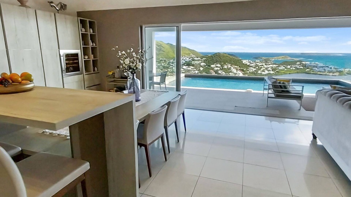 Bellevue Villa | 3 bedroom Villa La Casa del Jefe offers a 180° view from Orient Bay/Grand Case
