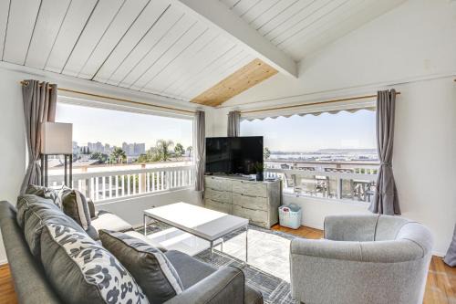 Middletown Apartment | 3 Mi to Balboa Park Water-View Condo with Balcony