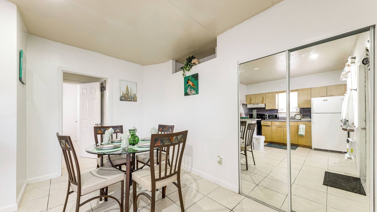 Downtown Hollywood Cottage | 3 Mi to Beach: Pet-Friendly Gem in Hollywood