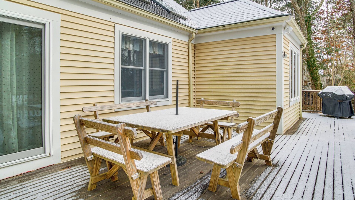 Cotuit House | 3 Mi to Beaches & Golfing: Family Gem in Cotuit