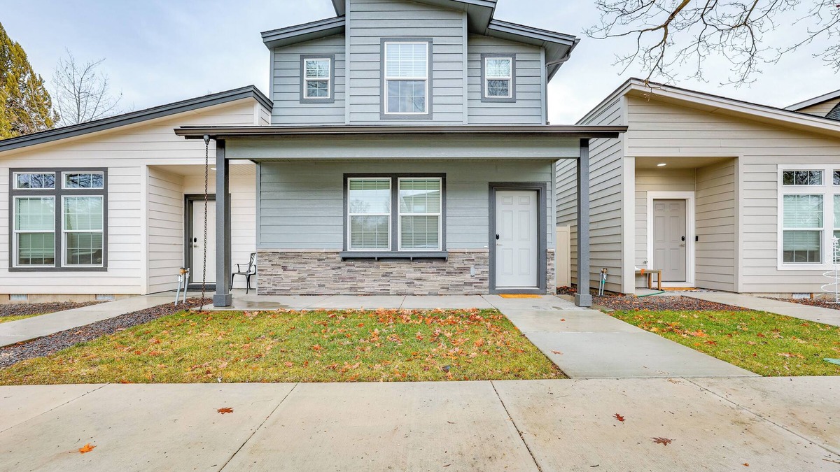 Sunset House | 3 Mi to Boise River Greenbelt: Home w/Fenced Yard