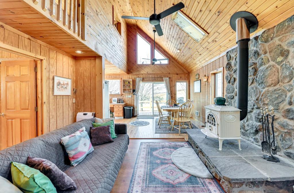 Hobart House | 3 Mi to Catskill Trail Stamford Cottage with Views