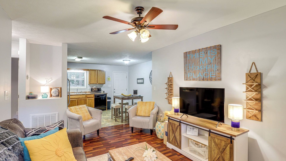 Morristown House | 3 Mi to Cherokee Reservoir: ‘Blue Haven Bungalow’