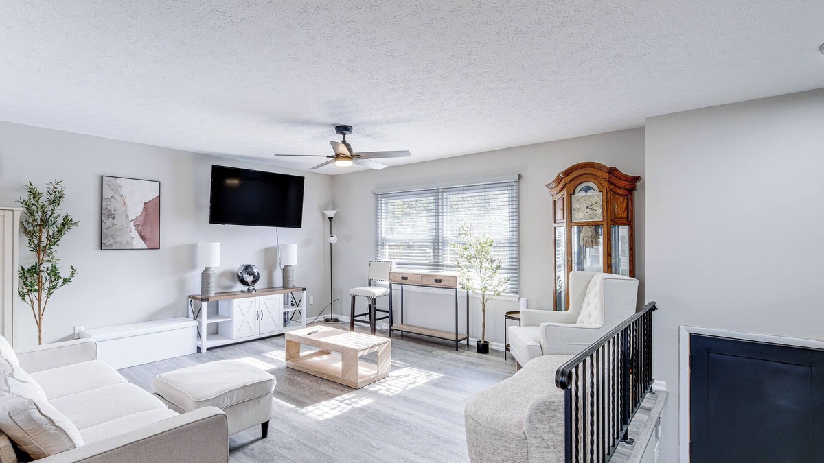 Fairlawn House | 3 Mi to Cuyahoga Valley NP: Fairlawn Family Home!