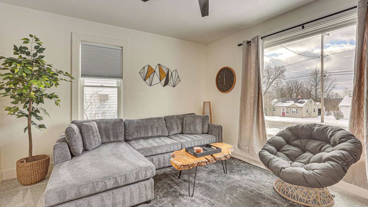 Youngstown Apartment | 3 Mi to Downtown Youngstown: Updated Apartment