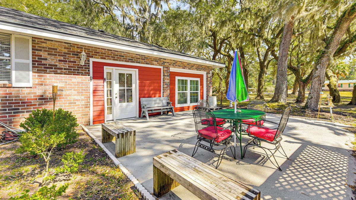 Beaufort House | 3 Mi to Dtwn Beaufort: Quiet Family Home w/Yard