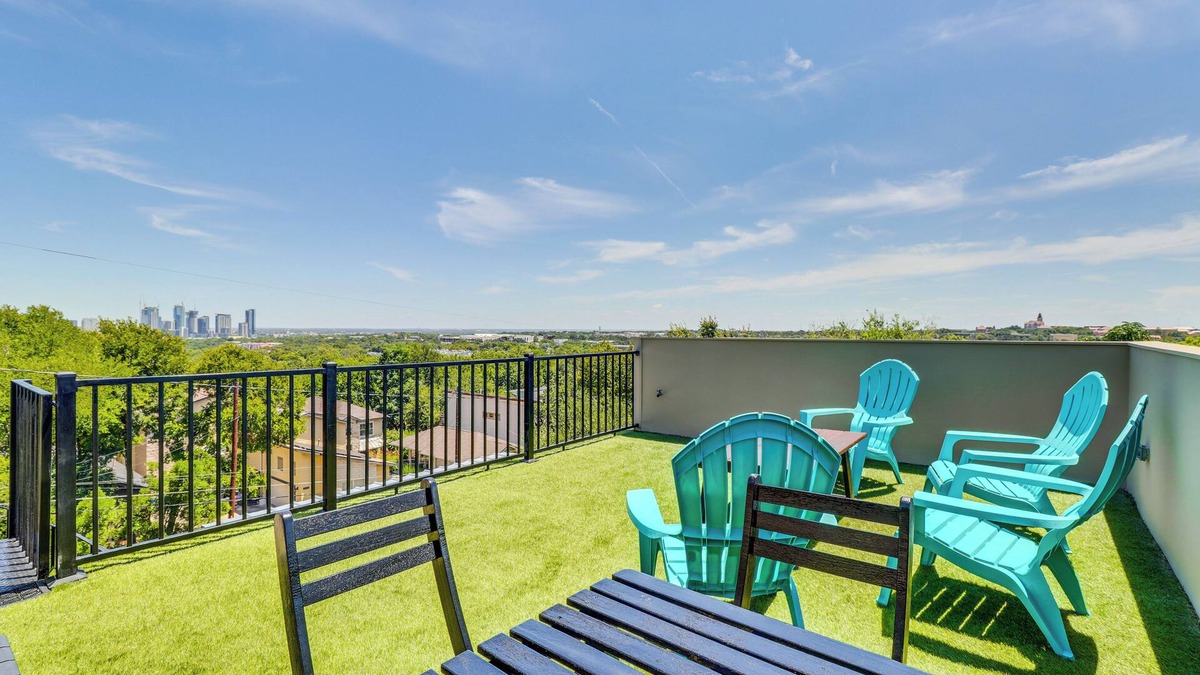 Galindo House | 3 Mi to Dtwn: Centrally Located Austin Townhome