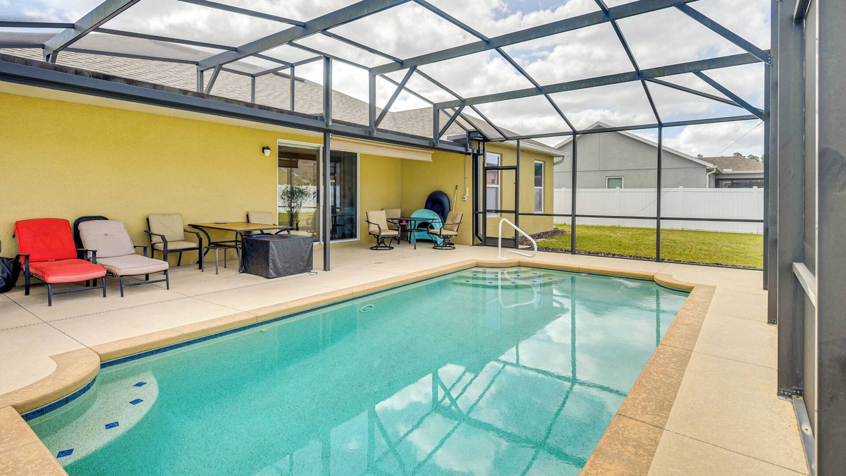 DeLand House | 3 Mi to Dtwn DeLand: Poolside Paradise!