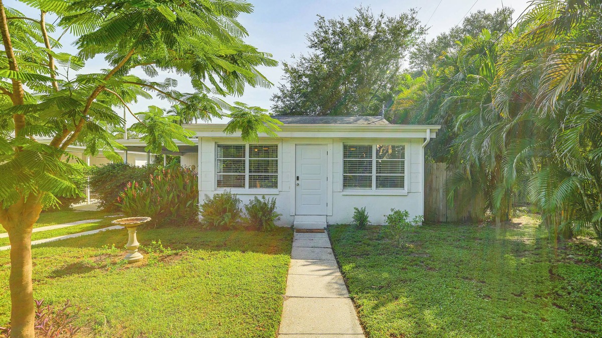 Edgewood Apartment | 3 Mi to Dtwn Fort Myers: Apt w/Outdoor Space