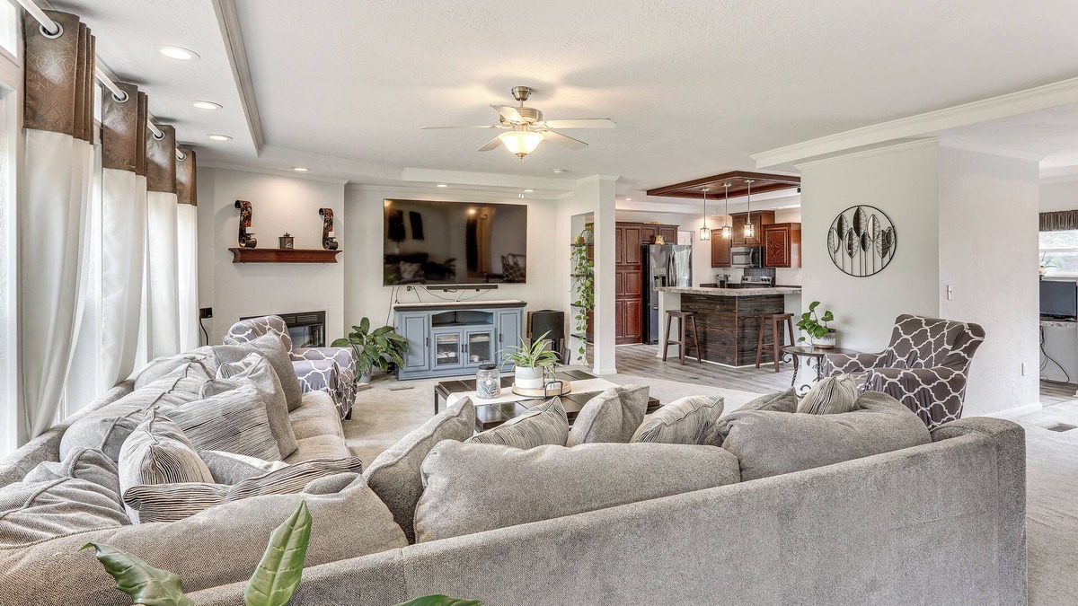 Woden House | 3 Mi to Dtwn Nacogdoches: Quiet Country Home