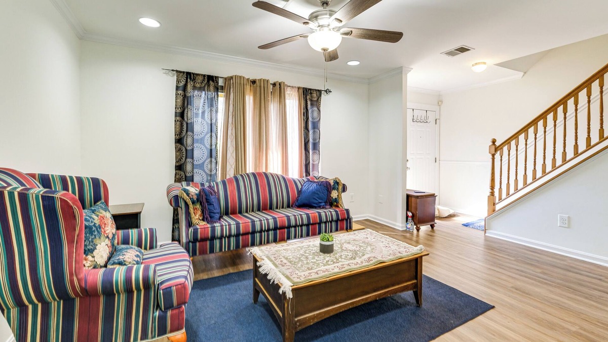 Herndon House | 3 Mi to Dulles Airport: D.C. Area Townhome