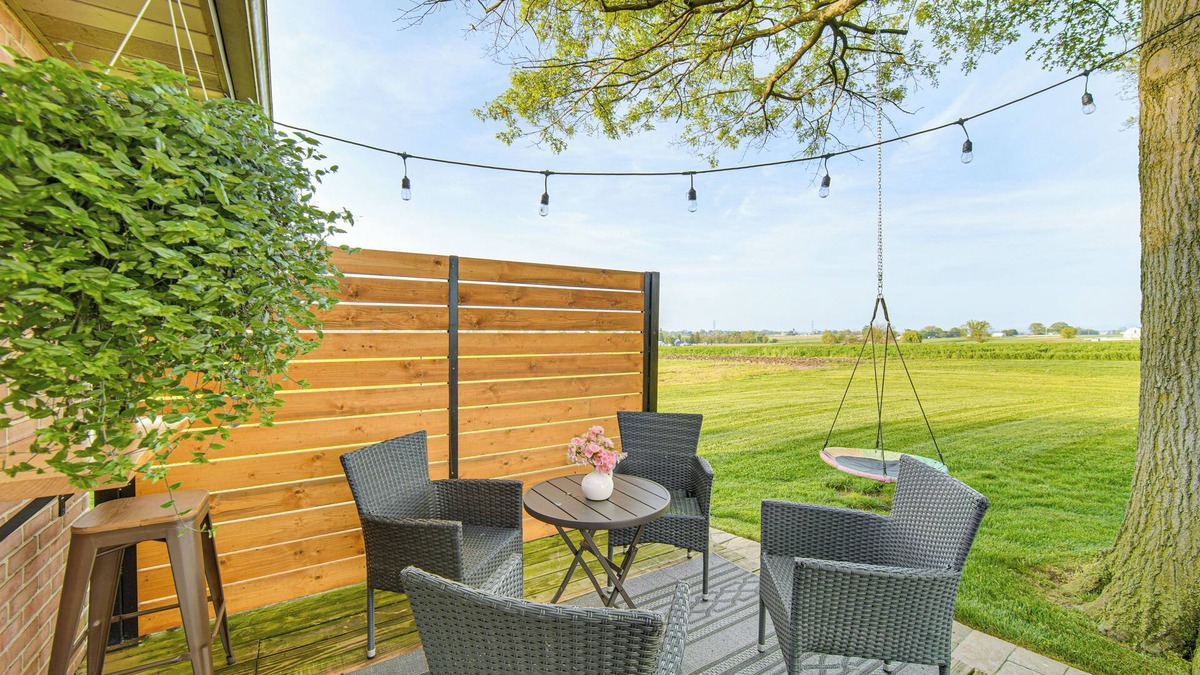 Refton House | 3 Mi to Dutch Wonderland: Serene Home w/Deck
