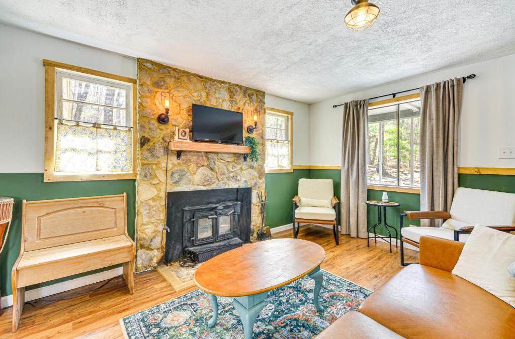 Stokes House | 3 Mi to Hanging Rock State Park Outdoor Haven!