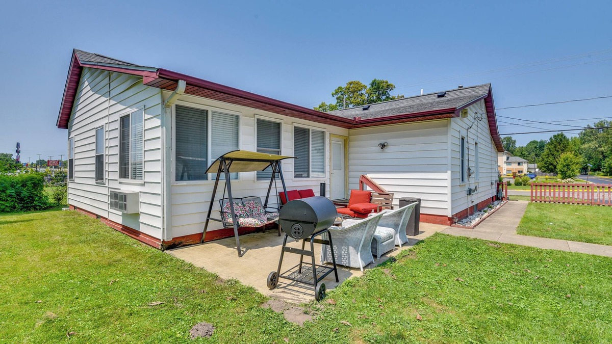 Shorewood-Tower Hills-Harbert House | 3 Mi to Lake Michigan Access: Sawyer Home w/Patio
