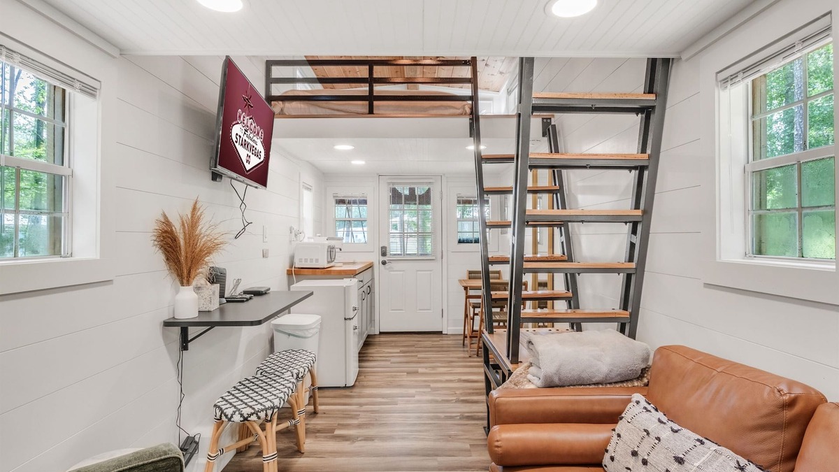 Starkville House | 3 Mi to MSU | Tiny Home w/Deck & Grill