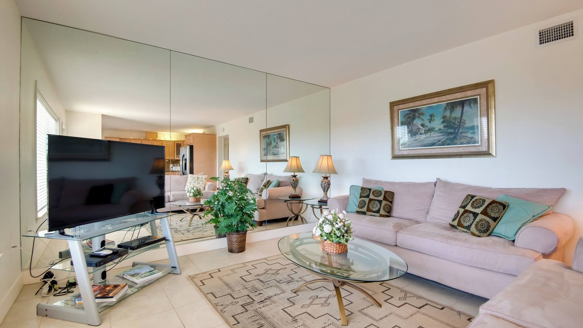 Vero Beach Apartment | 3 Mi to Ocean: Riverfront Apartment in Vero Beach!