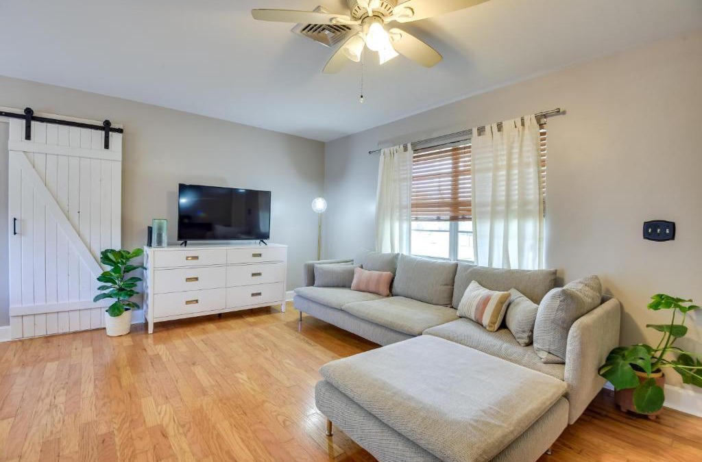 Palmetto House | 3 Mi to Riverwalk Pet-Friendly Home with Yard!