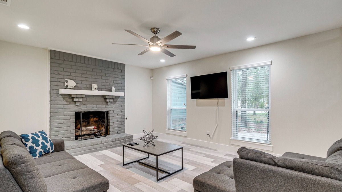 Grogan's Mill House | 3 Mi to The Woodlands: Warm & Welcoming Home!