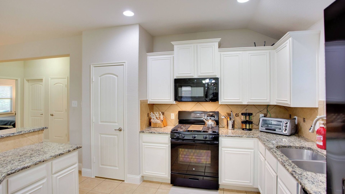 Little Elm House | 3 Mi to Union Park: Little Elm Escape w/Patio