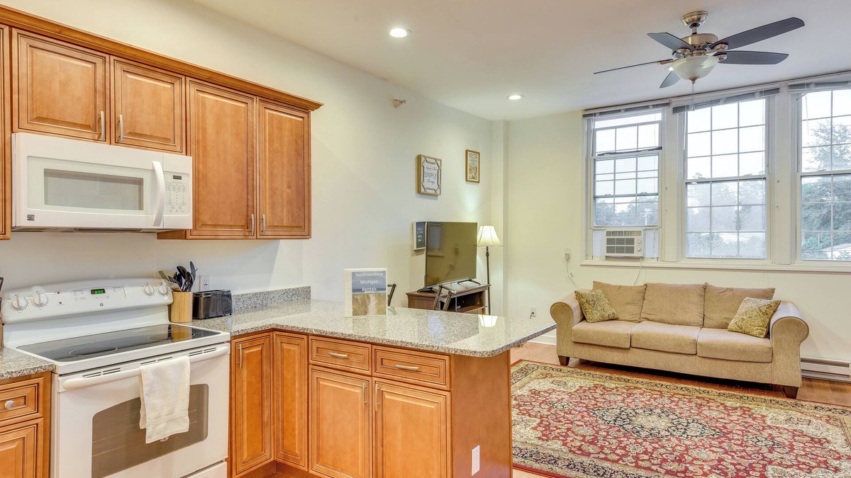 Shorewood-Tower Hills-Harbert Apartment | 3 Mi to Warren Dunes: Sawyer Getaway w/Fireplace!