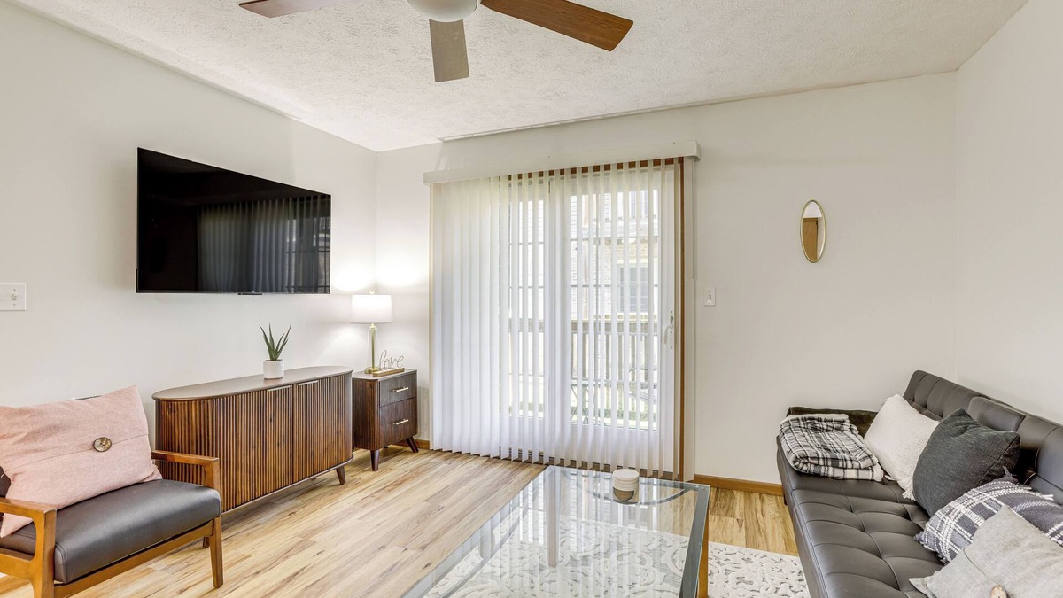 Morgantown Condo | 3 Mi to WVU: Condo w/Deck in Morgantown