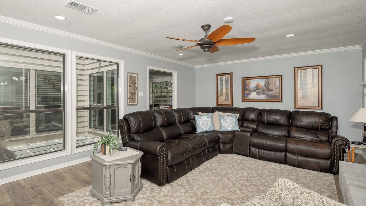 Southwood Valley House | ~ 3 miles to Kyle Field/TAMU ~ 8 min to Santa’s Wonderland ~