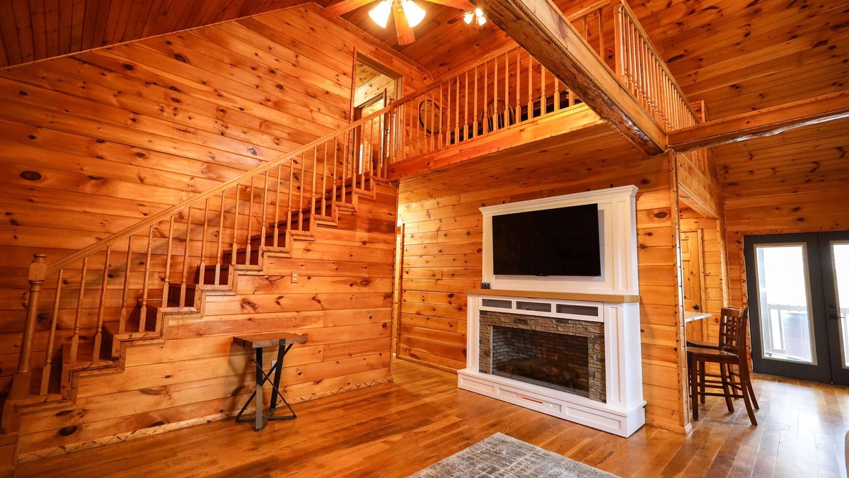 Bruno Cabin | 3 miles to the Buffalo River. High speed internet. Private! Great fire pit