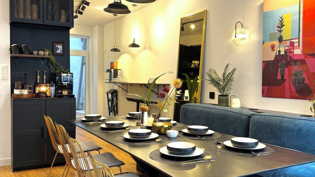 University District House | 3 min walk to MEIR, 10 min to Central Station - cozy 3/4BR - entire house
