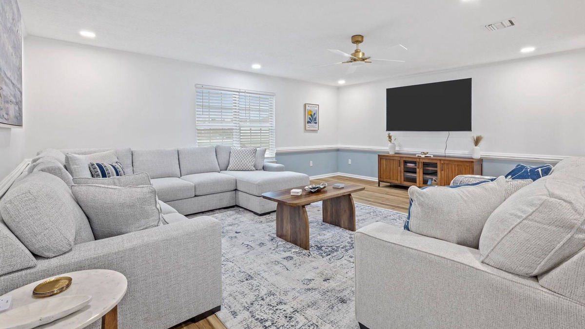 Prien House | 3 Minutes to Casino/Pool & Hot Tub