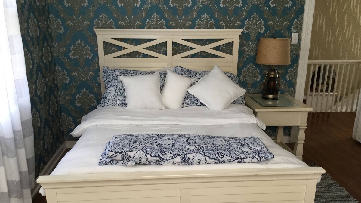 Colonial Heights House | 3 Minutes to I 95 All Restaurants to Shopping 5 Minutes to Historic Petersburg