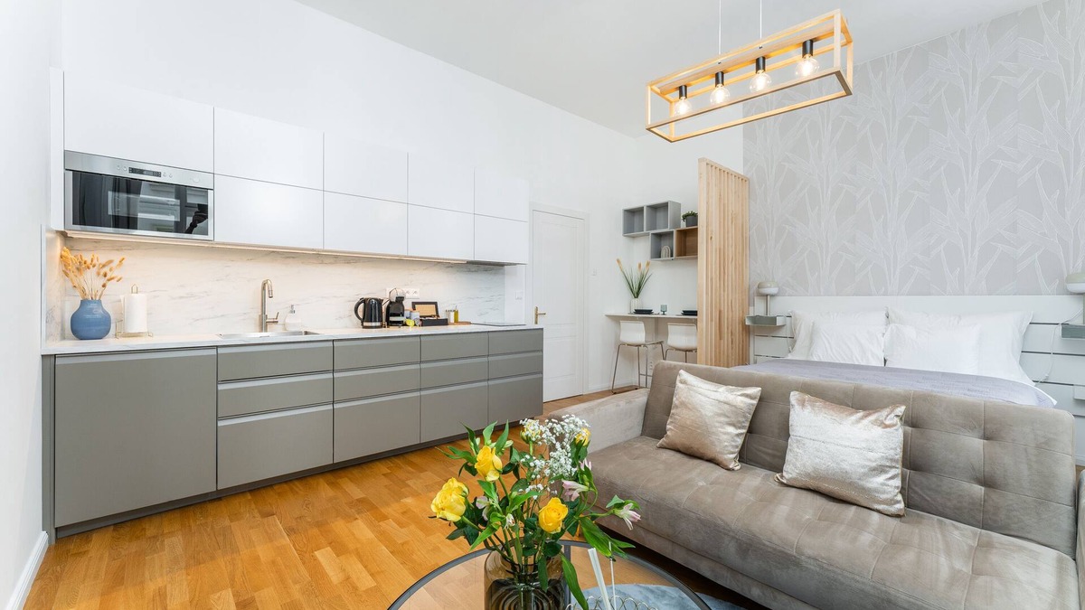 Prague 2 Apartment | 3 minutes walking to Wenceslav Square and Muzeum! Cozy Prague City Apartment.