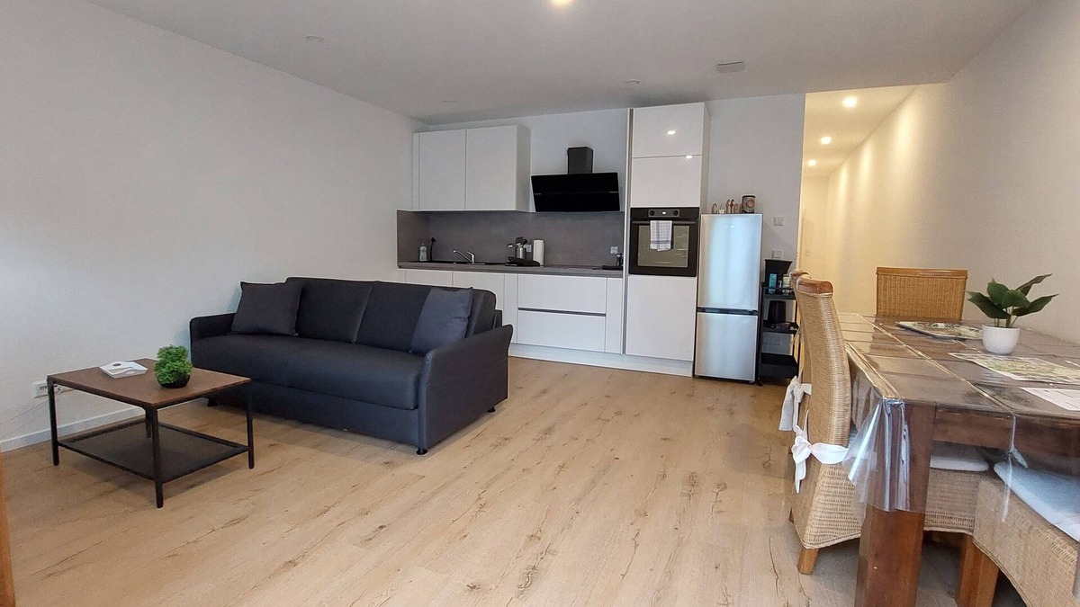 Kleinbreitenbach Apartment | 3! Neue Ferienwohnungen "zur Hofreite " mit Großer Spiel-und Liegewiese!
