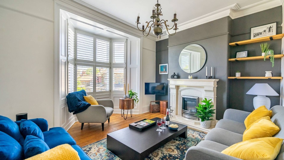 Fylingthorpe House | 3 North Terrace - sleeps 6 guests in 3 bedrooms