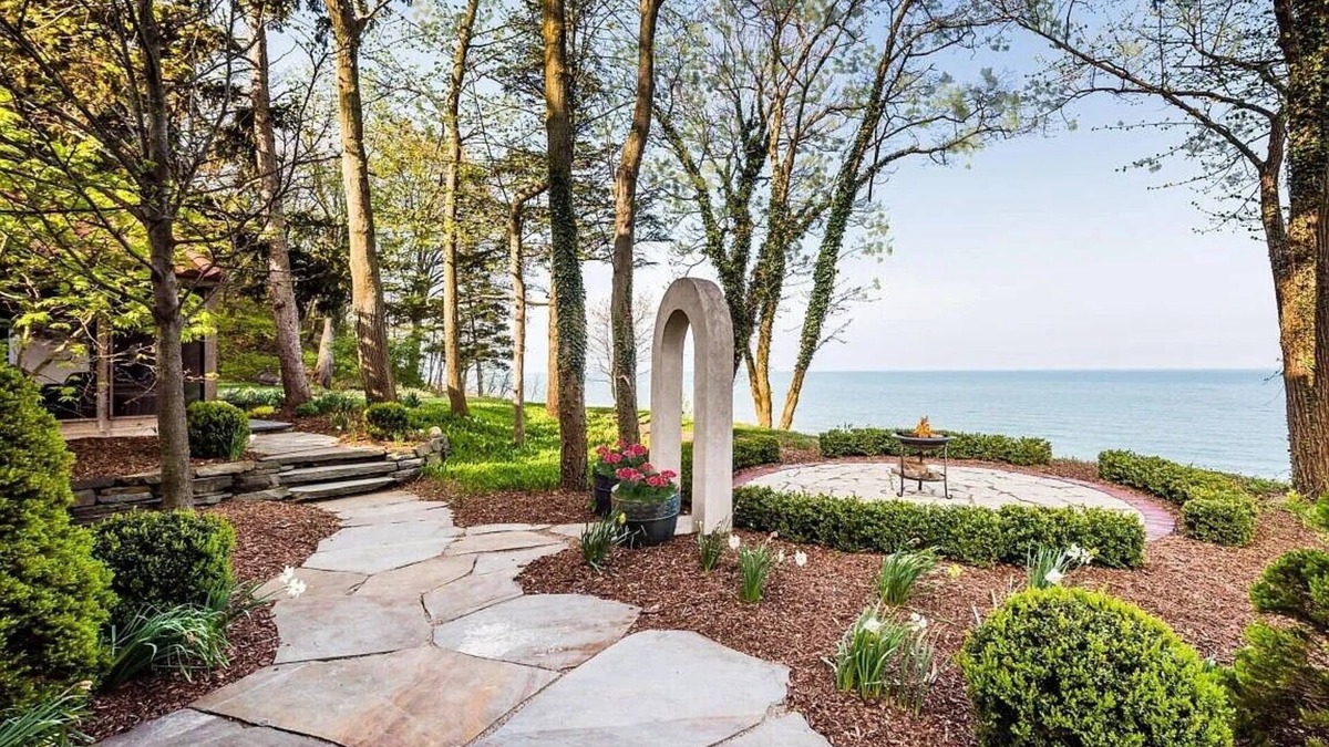 Stevensville House | (3 Nt Min) Lakefront Stunner Steps To Beach!