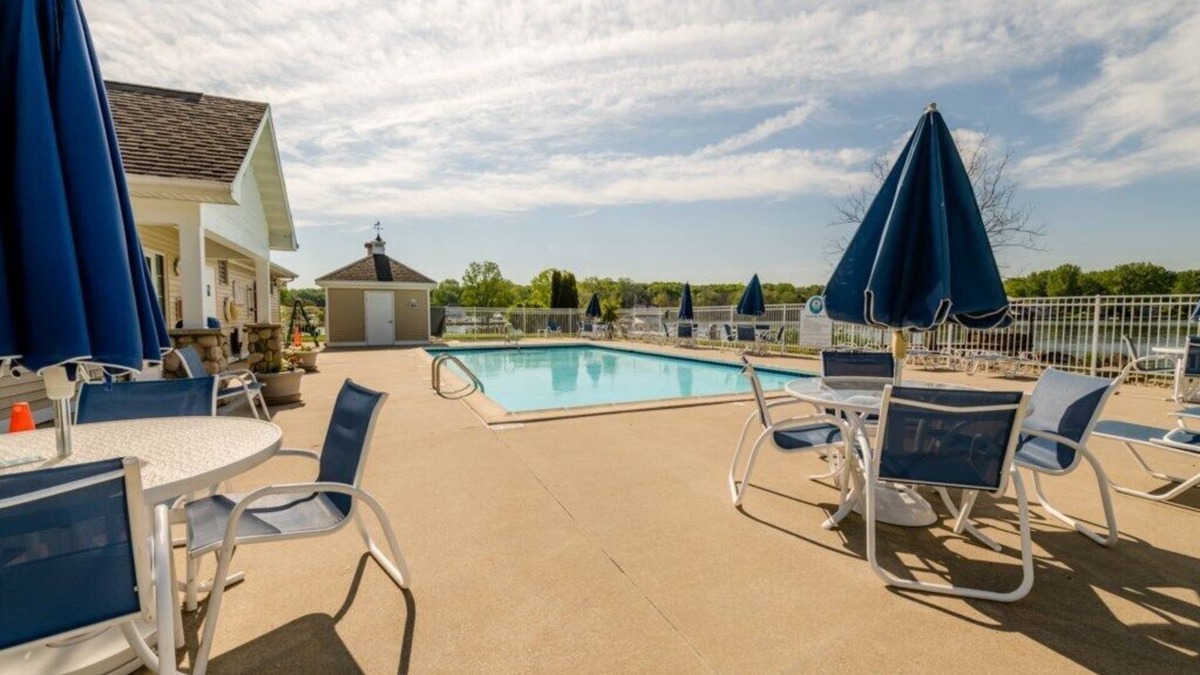 Saint Joseph House | 3 Nt Summer Min! Lovely Home With Association Heated Pool and Hot Tub!