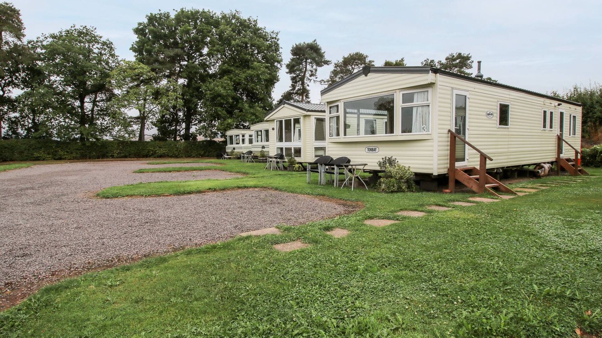 Much Wenlock Cottage | 3 OLD ORCHARD, family friendly, with a garden in Much Wenlock